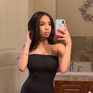 Meet your Posher, Chloe